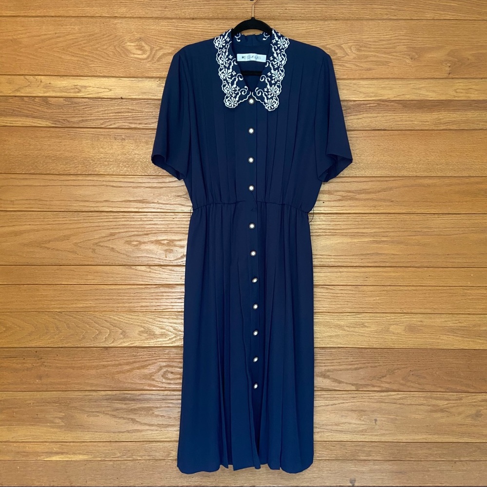Vintage grannycore navy button up pleated dress